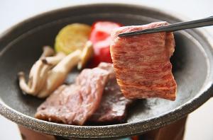 【柔か～い♪】肉質が細やかで適度な脂がおいしい、甘味たっぷりのA4ランクの黒毛和牛ロースの焼きしゃぶ！