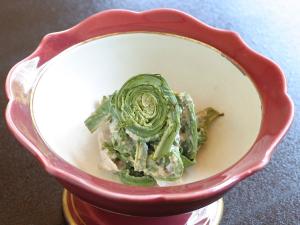 【山菜小鉢一例】採れたての山菜で調理！