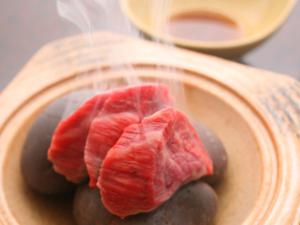 ＜A4等級以上＞の「牛肉の石焼き」食欲そそる香りが漂います♪