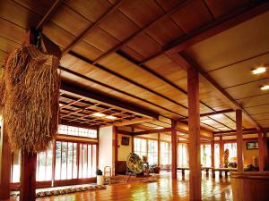 【玄関入り口】いらっしゃいませ♪木のぬくもりにほっと心和みます。