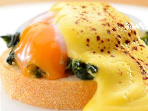 【朝食】口コミでも人気の朝食ブッフェメニュー「エッグベネディクト」