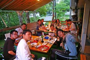 40畳の、ビックサイズのベランダは、白樺林に囲まれて　BBQパーティーは高原の雰囲気