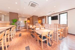 レストラン会場<BR>席数は70席ございます。
