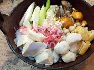 夕食一例   ふわふわの食感！田沢湖名物「山の芋鍋」。醤油ベースのあっさり味と山芋の絡みが絶品です。