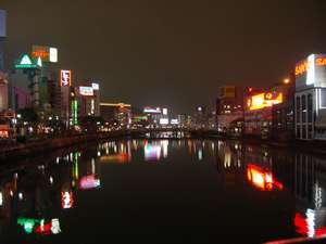 九州最大の歓楽街中洲（徒歩10分）