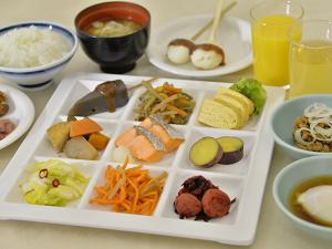 朝食バイキング盛付例（和食中心）