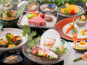 【華やぎ会席一例】ワンランク上の会席料理に地元の厳選黒毛和牛ステーキの付いた贅沢な会席コースです。