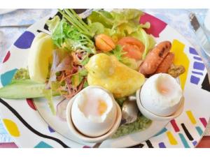 朝食のイメージです。朝食は日によって変わります。こちらはかわいいひよ子付です♪