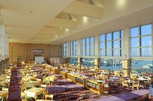 最上階展望レストラン。晴天時は釧路市側、太平洋を一望