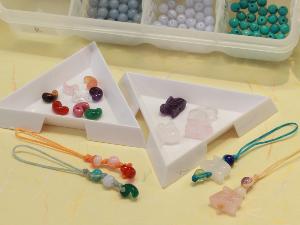 勾玉の里伝承館で作る、パワーストーンアクセサリーの作品一例です。その場で自分の守護石を占ってもらい、アクセサリーに使う事も出来ます★