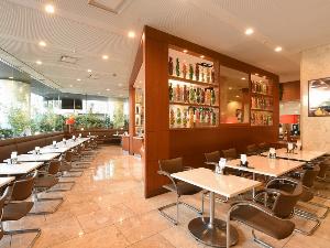 クレール店内（ホテル1階バイキングレストラン）