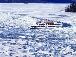 ◆阿寒湖の氷割り