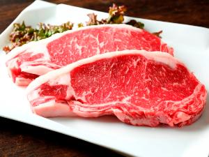 ◆豪華４大夕食～ステーキはお１人様1枚（300ｇ）とボリューム満点