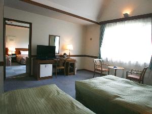 ご家族やご友人で！ラージツインタイプのお部屋がベースとなっているコネクティングルーム。