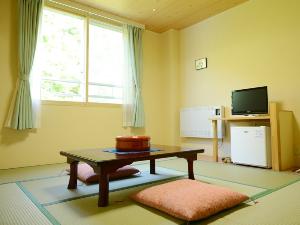 シンプルに。清潔に。心落ち着く和のお部屋でお寛ぎください。