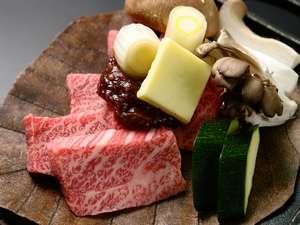 人気の飛騨牛朴葉味噌ステーキ（一例）