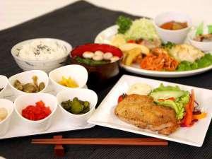 今日のメニューは何かな♪日替わり夕食の一例
