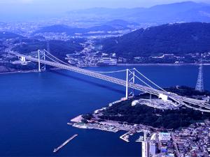 関門海峡潮騒と汽笛の音が環境庁「残したい日本の音風景百選」に選ばれています。