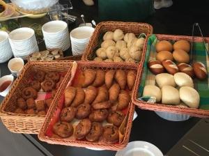 焼きたてのクロワッサンやデニッシュ、ヨーロピアンブレッドなど多種のパンをご用意