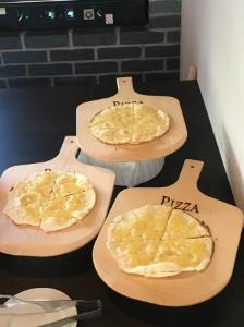 ピザもバイキング朝食でお召し上がりいただけます