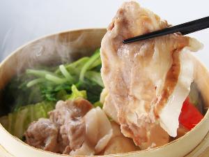 【四万十ポークと四万十鶏の蒸篭蒸し】イチ押しの逸品！地元のポークと鶏の蒸篭蒸しをごまポン酢で
