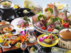 【旬彩物語／夏木立コース】黒毛和牛ロースト、鮑のバター焼き、フカヒレ餡掛け、カツオのたたきなど13品