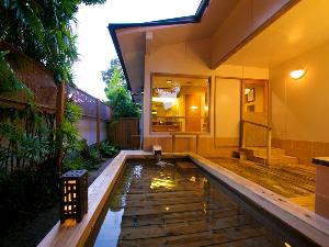 ◆露天風呂‐檜‐◆自然の風が、優しく身を撫ぜる心地よさ