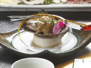 【鮑の蒸し煮イメージ】鮑を蒸して柔らかくしました。