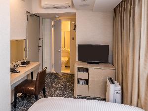 別館スーペリアダブル■客室面積12平米■シーリー社製140cm幅ベッド■個別空調（エアコン）■加湿機能付空気清浄機完備