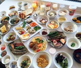 ８０品朝食バイキング