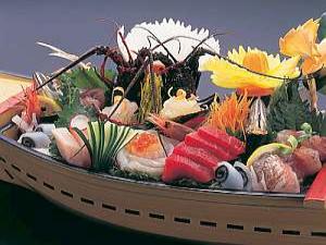 伊勢海老が”丸ごと入り”の舟盛例(2人分)お一人様に一尾付！絶対、食べなきゃ☆