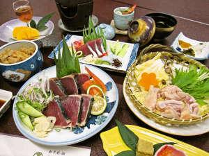 【土佐会席】『鰹のタタキ』と『四万十鶏』をメインに、県内産の食材をふんだんご提供いたします。