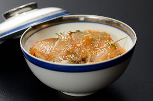 平目漬け丼
