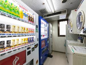 ソフトドリンク・アルコール類を販売しております