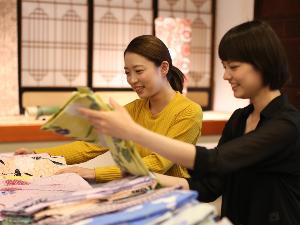 【色浴衣】姫君、淑女、女性限定★お好みの浴衣で温泉街の散策をどうぞ