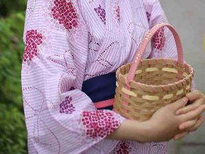「湯巡りチケット」があれば、紺家以外の旅館の温泉にも入浴可能！チケットと足湯セットを持ってお出かけください♪