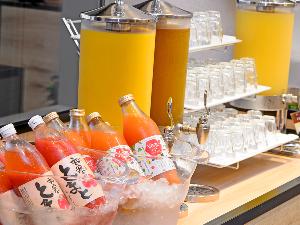 ホテル15Fレストラン「北海道スカイテラス MINORI（ミノリ）」。お米や野菜、乳製品など素材にこだわり、シェフが一品一品丁寧に料理を仕上げます。和洋折衷の朝食ビュッフェ6:45〜10:00