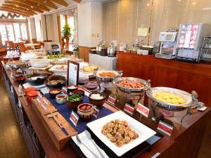朝食バイキングでは約30種類の豊富なメニューをご用意しております♪
