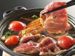 芋ケンピすき焼き！甘～い芋けんぴとトマトすき焼きのハーモニーが絶妙♪