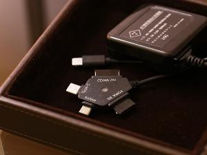 各種スマートフォンやデジカメ等に対応したマルチ充電器(全室設置)