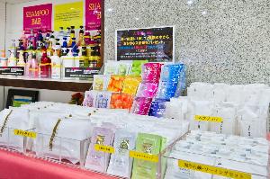 ロビーアメニティ（化粧水・乳液・くし・ブラシ・固形石鹸・ボディタオル・シャワーキャップ・ソーイングセット・紅茶・入浴剤等）