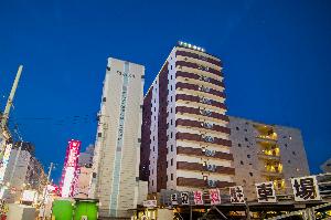 ホテル外観（夜）
