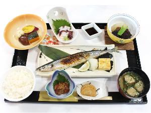 【朝食】秋刀魚メインの和食膳