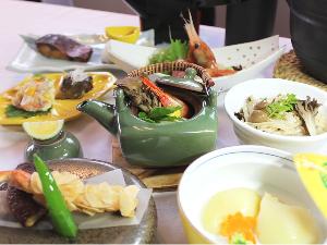 【夕食】旬会席メニューの一例