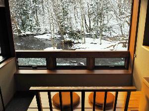 雪景色の阿寒川