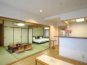 和室に和風低床型ベッド２台の和モダンタイプルーム