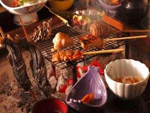 白山地物の食材を炭火であぶってアツアツをお召し上がり下さい
