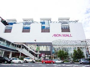 当館は、市役所筋を挟んで、岡山AEONモールの真向いにございます。