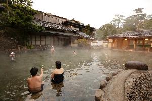 家族で楽しむ露天風呂