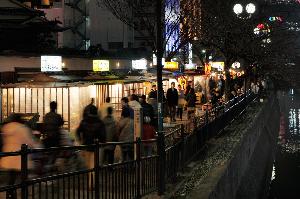 博多屋台（提供：福岡市）